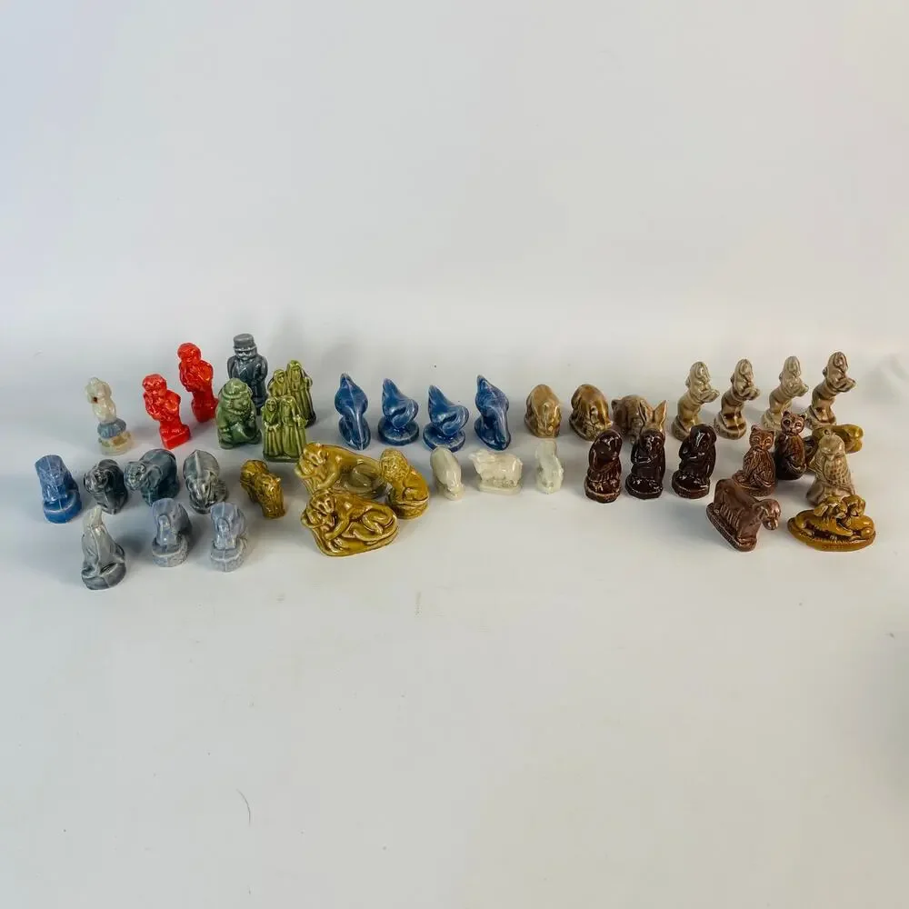 Vintage Wade England Red Rose Tea Figurines Lot of 41 - Picture 7 of 7
